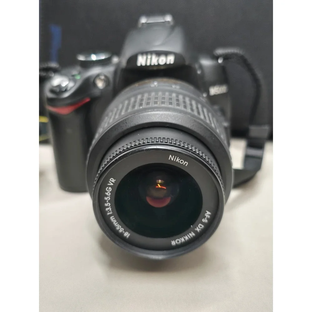 Nikon D5000 12MP DSLR Digital Camera with Nikon 18-55mm & 55-200mm lens Case